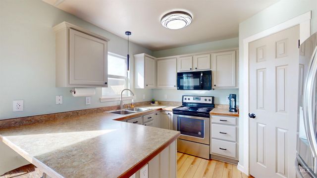 245 Yellow Rose Ave, Twin Falls, ID 83301