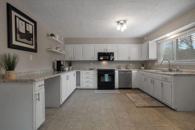 3110 Betts Drive NE, Albuquerque, NM 87111