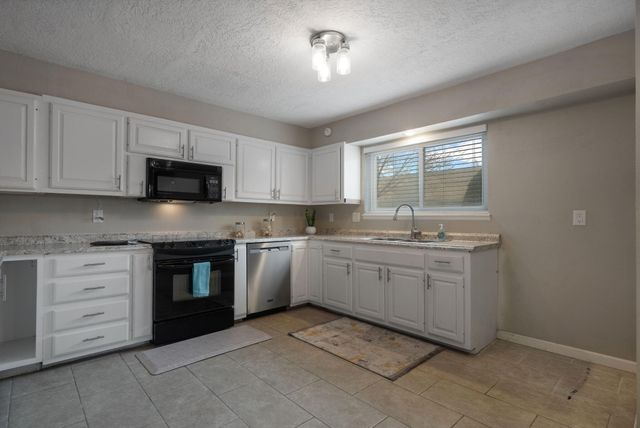 3110 Betts Drive NE, Albuquerque, NM 87111