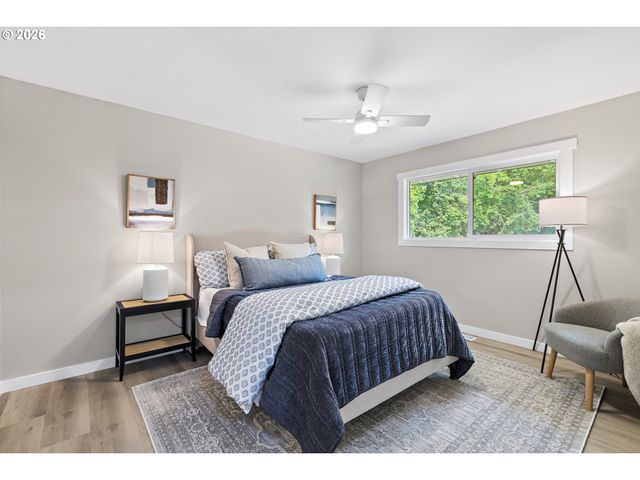 1422 Sw HENSLEY Rd, Troutdale, OR 97060