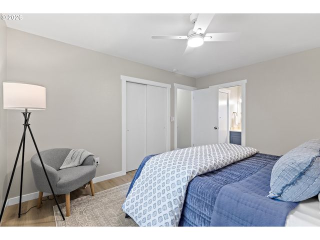 1422 Sw HENSLEY Rd, Troutdale, OR 97060