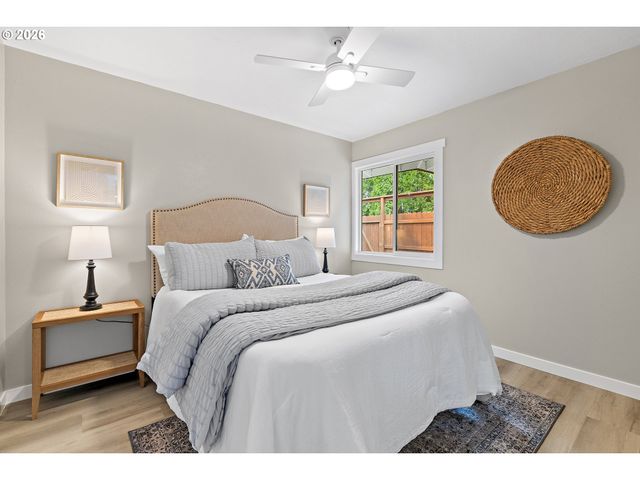 1422 Sw HENSLEY Rd, Troutdale, OR 97060