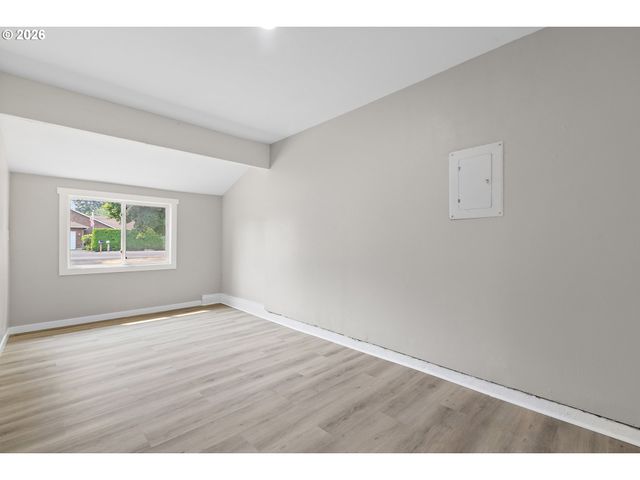 1422 Sw HENSLEY Rd, Troutdale, OR 97060