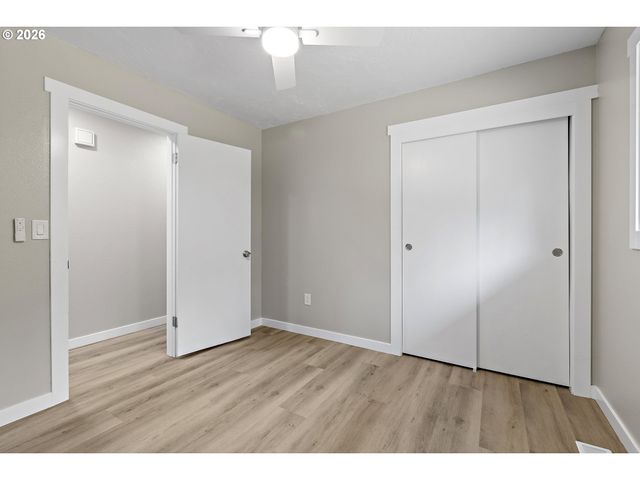 1422 Sw HENSLEY Rd, Troutdale, OR 97060
