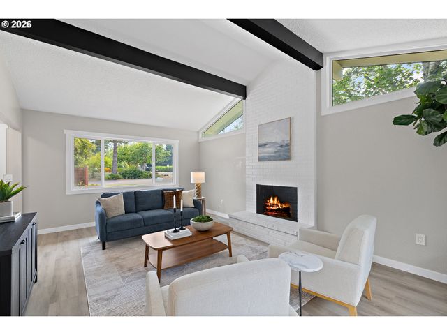 1422 Sw HENSLEY Rd, Troutdale, OR 97060