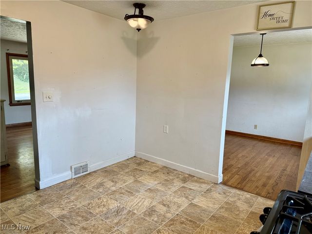 2800 Norma Street, Cuyahoga Falls, OH 44223