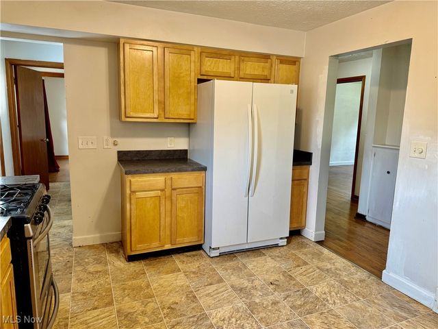 2800 Norma Street, Cuyahoga Falls, OH 44223