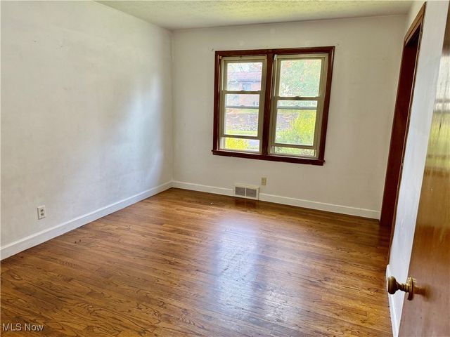 2800 Norma Street, Cuyahoga Falls, OH 44223