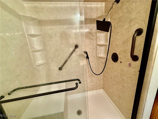 2800 Norma Street, Cuyahoga Falls, OH 44223