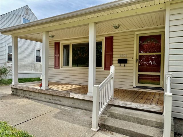 2800 Norma Street, Cuyahoga Falls, OH 44223