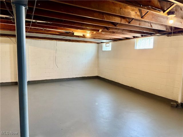 2800 Norma Street, Cuyahoga Falls, OH 44223