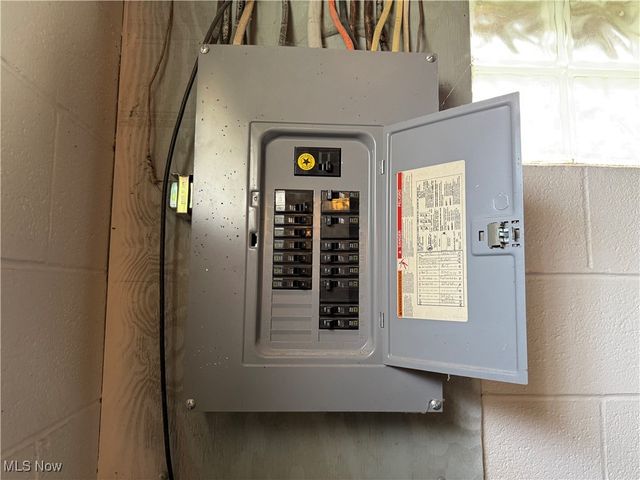 2800 Norma Street, Cuyahoga Falls, OH 44223