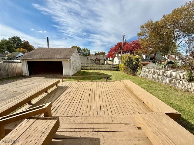 2800 Norma Street, Cuyahoga Falls, OH 44223