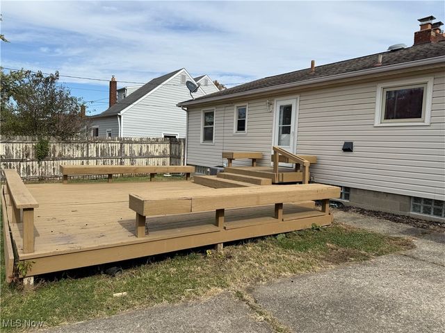 2800 Norma Street, Cuyahoga Falls, OH 44223