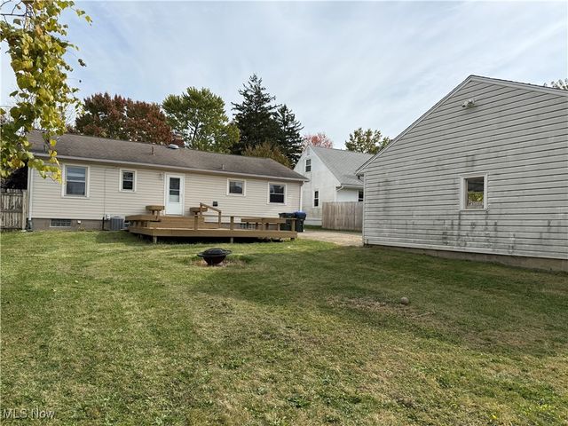 2800 Norma Street, Cuyahoga Falls, OH 44223