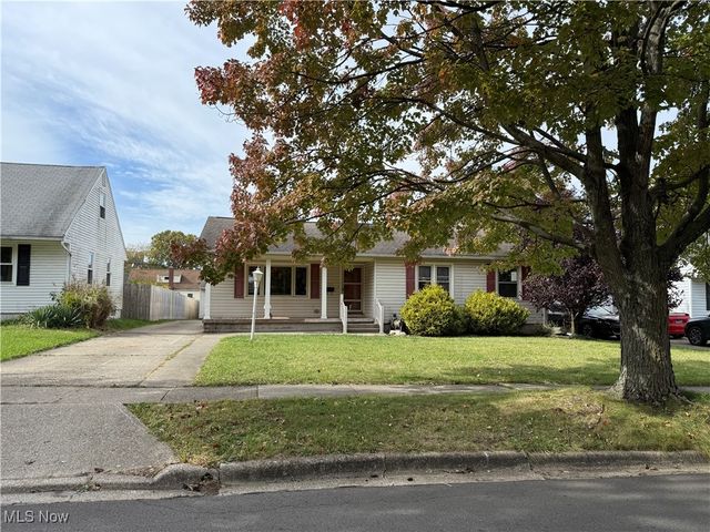 2800 Norma Street, Cuyahoga Falls, OH 44223