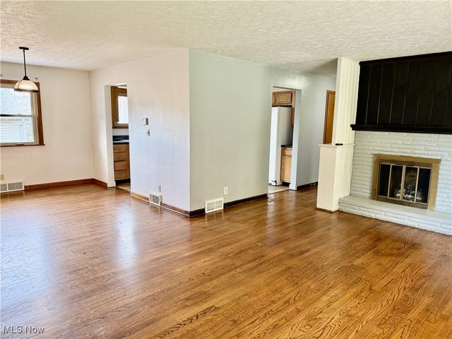 2800 Norma Street, Cuyahoga Falls, OH 44223