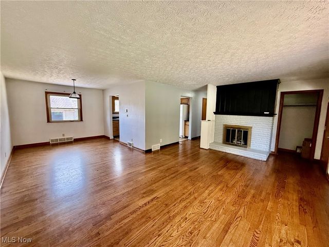 2800 Norma Street, Cuyahoga Falls, OH 44223