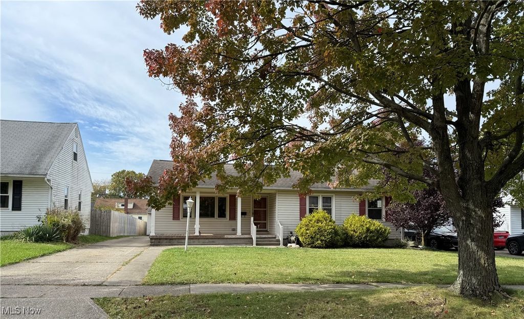 2800 Norma Street, Cuyahoga Falls, OH 44223