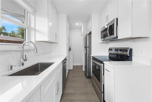 831 NE 40th Street 3, Oakland Park, FL 33334