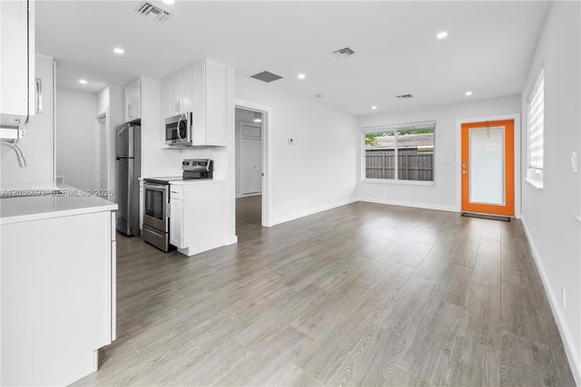 831 NE 40th Street 3, Oakland Park, FL 33334
