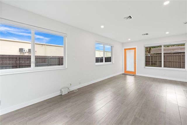 831 NE 40th Street 3, Oakland Park, FL 33334