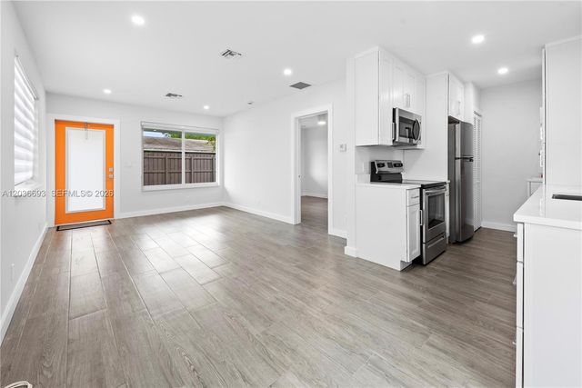 831 NE 40th Street 3, Oakland Park, FL 33334