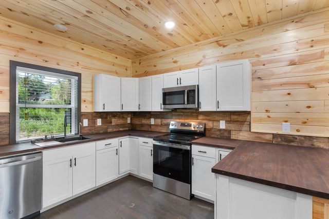 905 N Walnut Street, Winnsboro, TX 75494