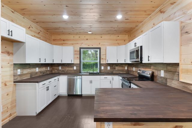 905 N Walnut Street, Winnsboro, TX 75494