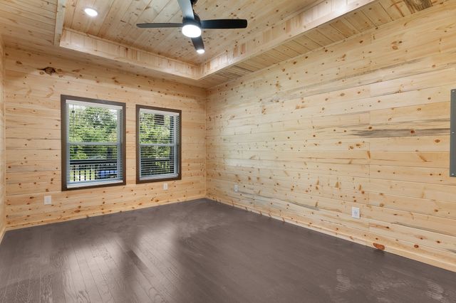 905 N Walnut Street, Winnsboro, TX 75494