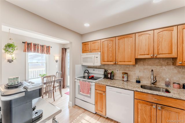 14 Cypress Street, Farmingdale, NY 11735