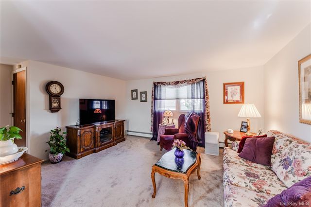 14 Cypress Street, Farmingdale, NY 11735