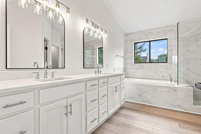 380 Shady Spring Drive, Columbus, OH 43230