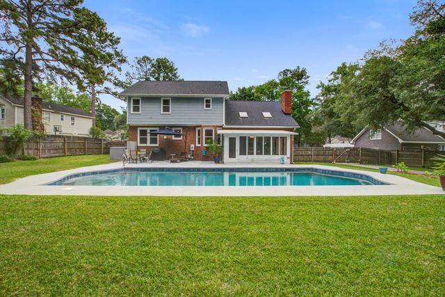 123 Plantation Drive, Summerville, SC 29485