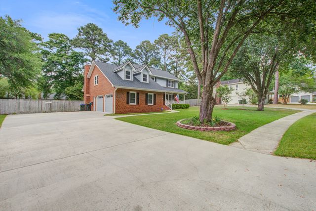 123 Plantation Drive, Summerville, SC 29485