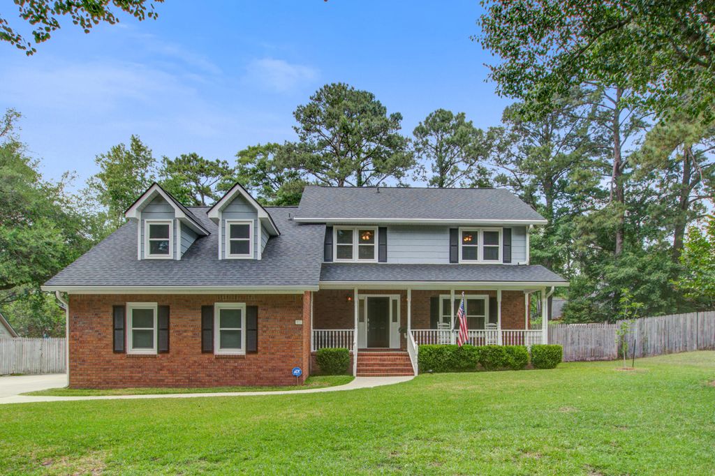 123 Plantation Drive, Summerville, SC 29485