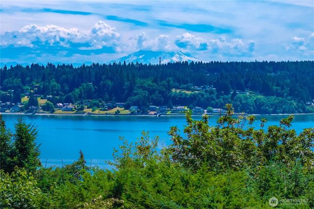 13214 Emerald Drive NW, Gig Harbor, WA 98329