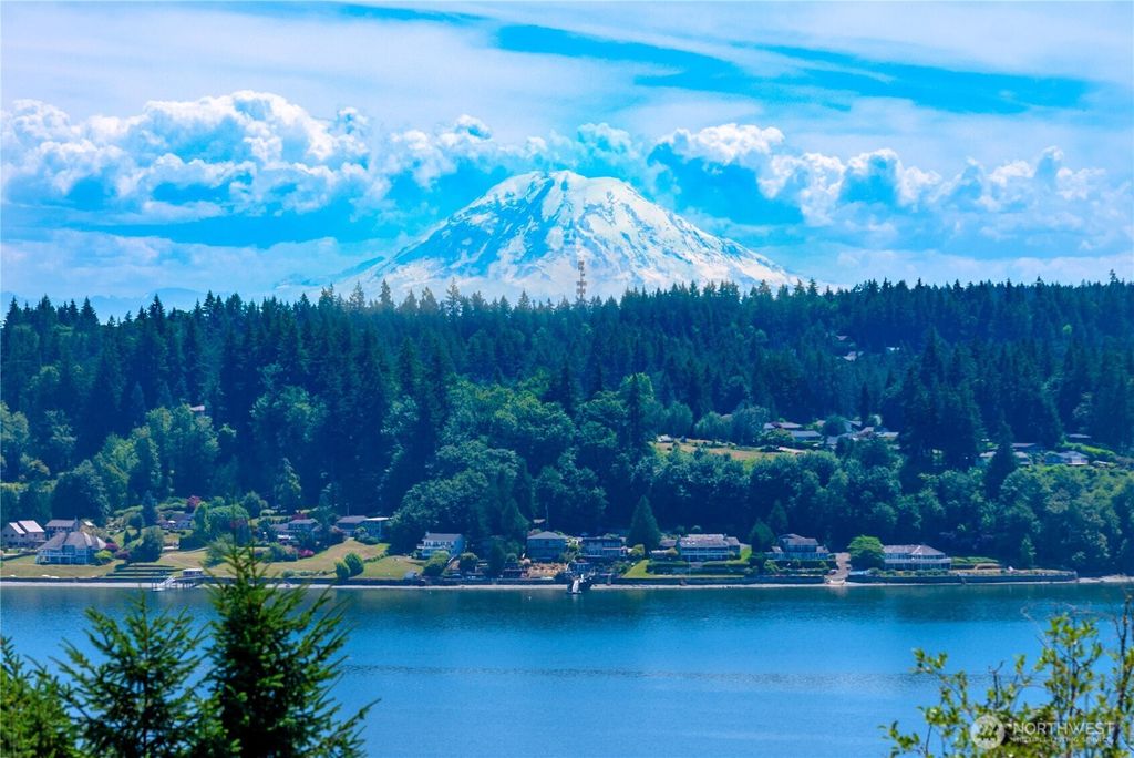 13214 Emerald Drive NW, Gig Harbor, WA 98329