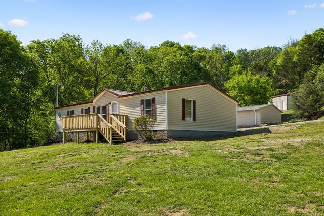 1085 Hawkins Branch Rd, Bethpage, TN 37022