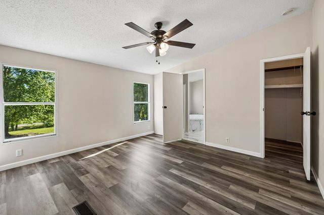 1085 Hawkins Branch Rd, Bethpage, TN 37022