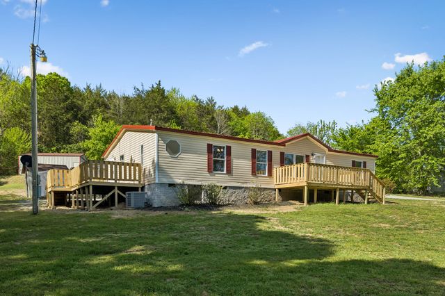 1085 Hawkins Branch Rd, Bethpage, TN 37022