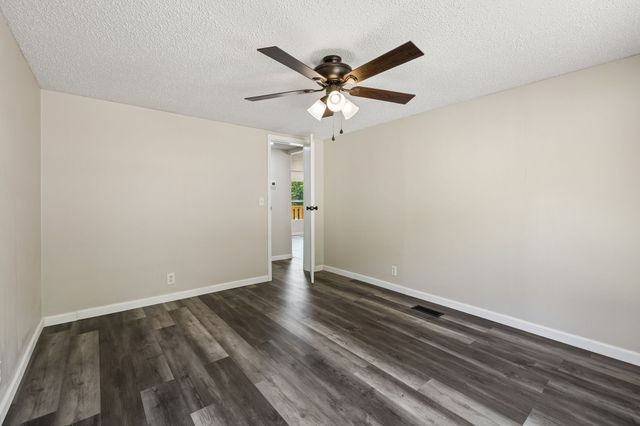 1085 Hawkins Branch Rd, Bethpage, TN 37022