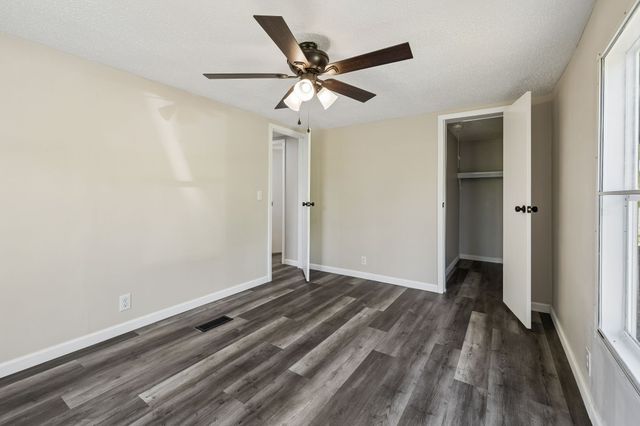 1085 Hawkins Branch Rd, Bethpage, TN 37022