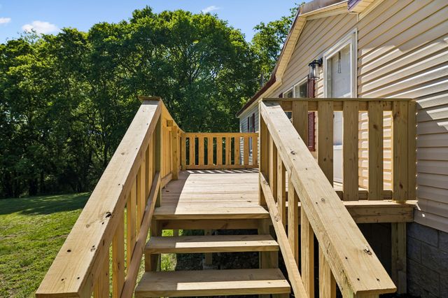 1085 Hawkins Branch Rd, Bethpage, TN 37022