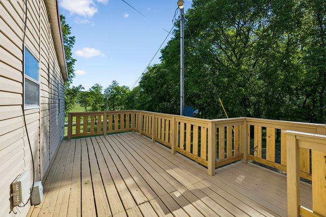 1085 Hawkins Branch Rd, Bethpage, TN 37022