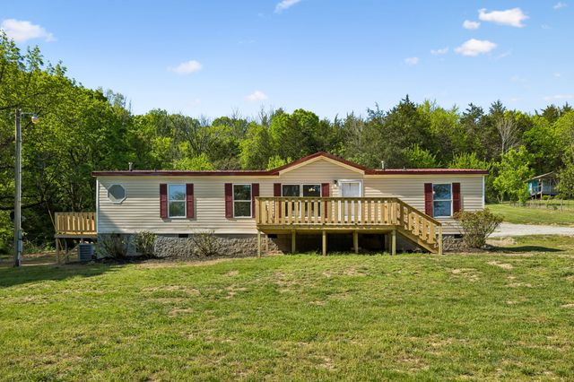 1085 Hawkins Branch Rd, Bethpage, TN 37022