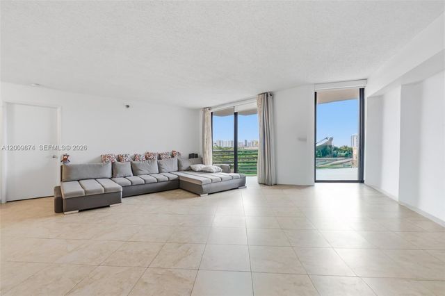 3300 NE 191st St 609, Aventura, FL 33180