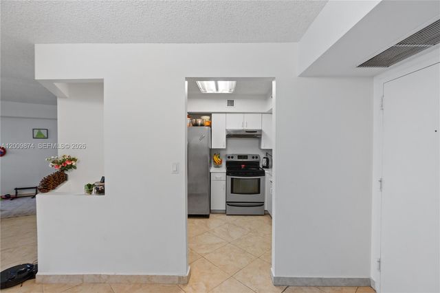 3300 NE 191st St 609, Aventura, FL 33180