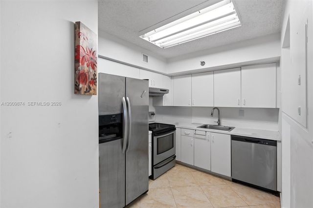 3300 NE 191st St 609, Aventura, FL 33180