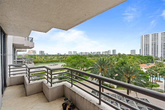 3300 NE 191st St 609, Aventura, FL 33180